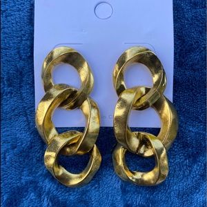 Gold chain link earrings